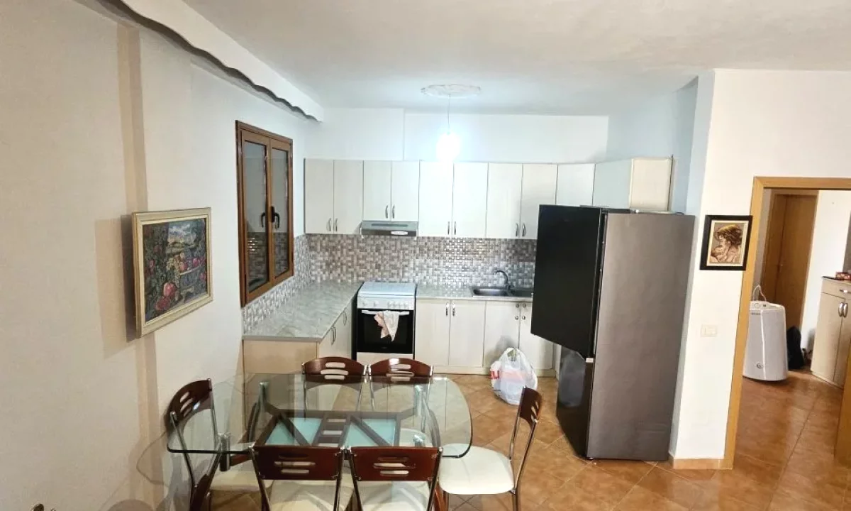 Shtepi me qera Apartament ne Tirane, 2+1, Mobilimi E mobiluar, Pagesa 50,000  Leke.
