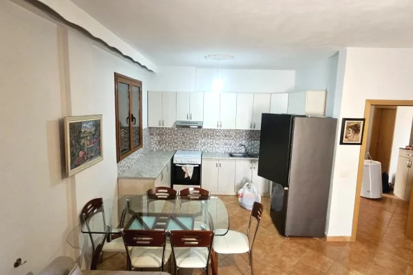 Shtepi me qera 2+1 ne Tirane - 50,000 Leke
