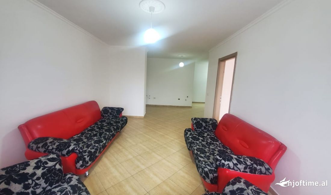 Shtepi ne shitje Apartament ne Tirane, 1+1, Mobilimi Bosh, pa mobiluar, Pagesa 92,000  Euro.