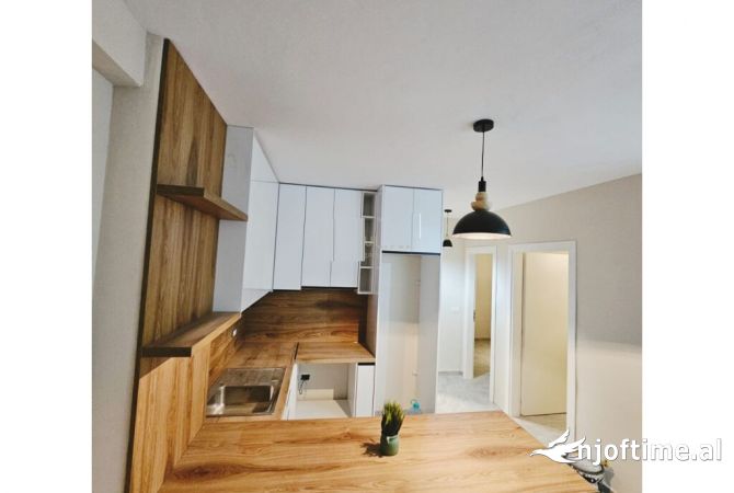 Shtepi ne shitje Apartament ne Tirane, 2+1, Mobilimi E mobiluar, Pagesa 89,000  Euro.