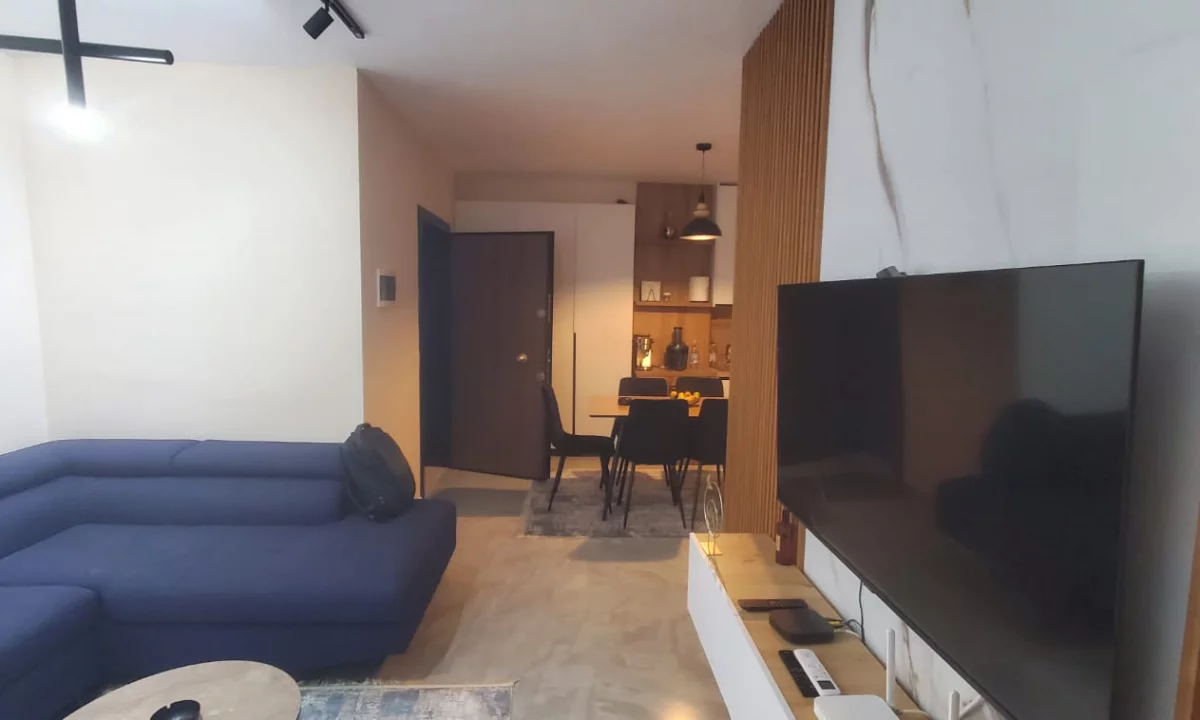 Shtepi ne shitje Apartament ne Tirane, 2+1, Mobilimi E mobiluar, Pagesa 110,000  Euro.