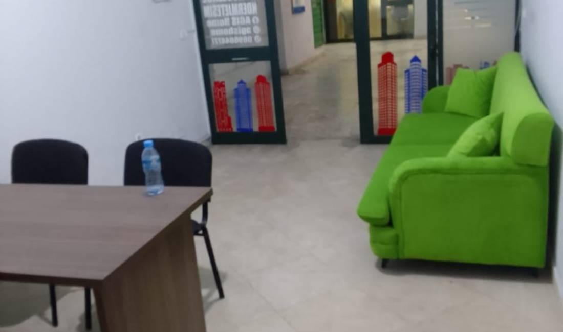 Jepet dyqan me qera tek Ish Ekspozita, 