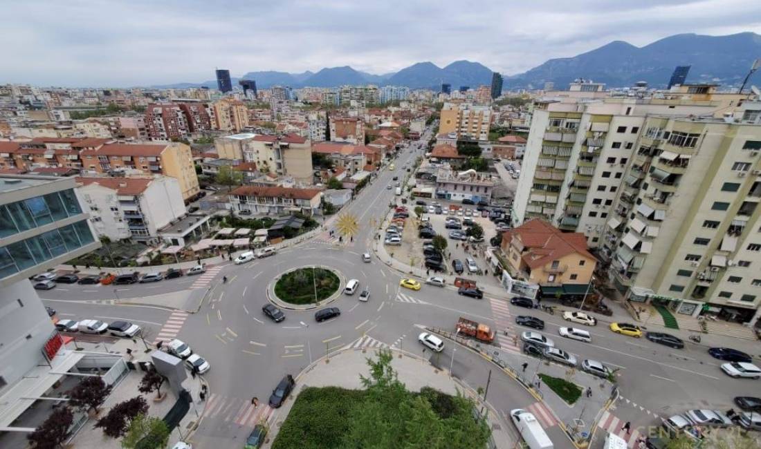 OKAZION shitet dyqan 30m2 Komuna Parisit