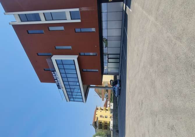 Jepet me qera godine multifunksionale