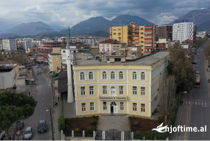 Ambiente Commerciale in Affitto 1+1 a Tirana - 2,500 Euro