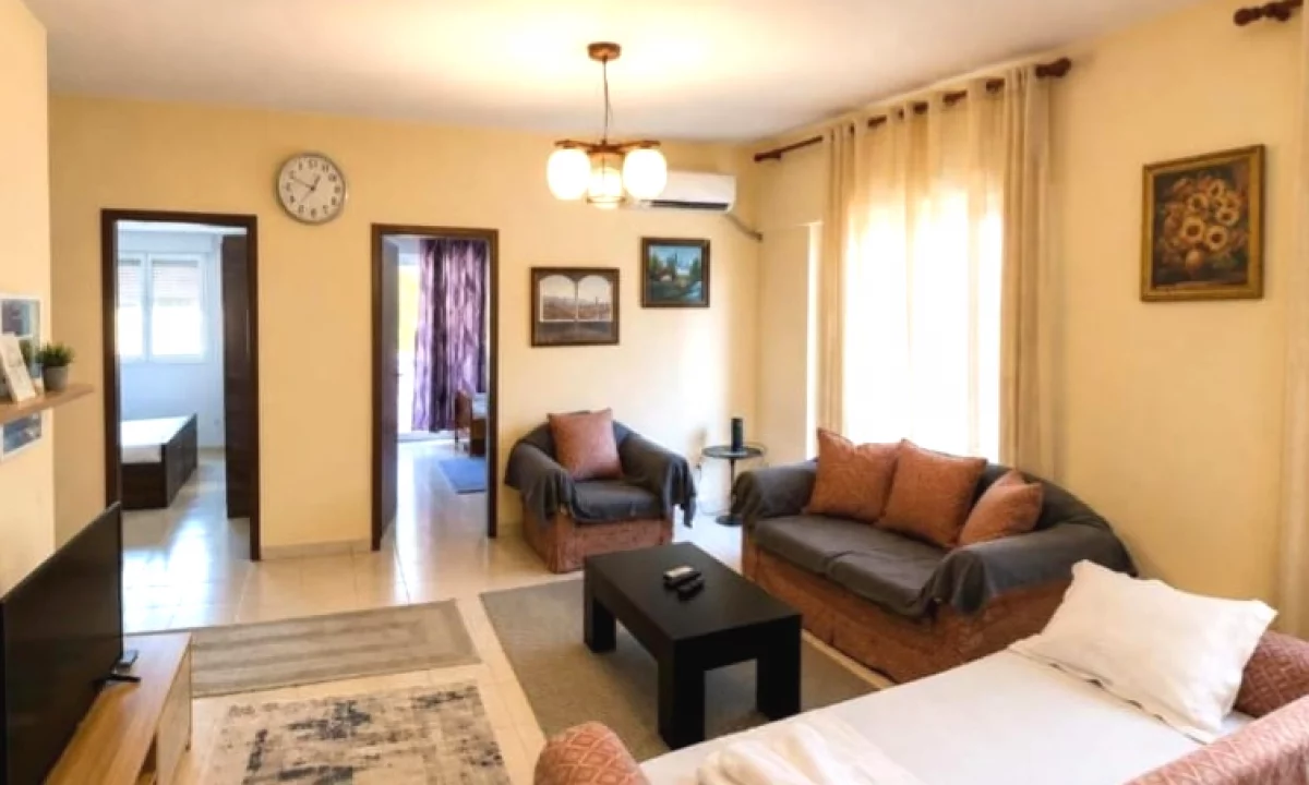 Shtepi me qera Apartament ne Tirane, 2+1, Mobilimi E mobiluar, Pagesa 600  Euro.