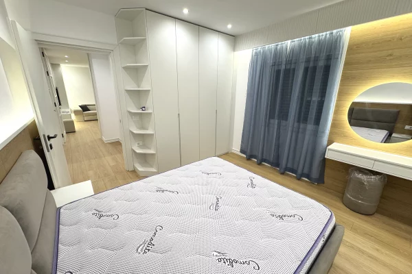 Shtepi me qera Apartament ne Tirane, 1+1, Mobilimi E mobiluar, Pagesa 550  Euro.