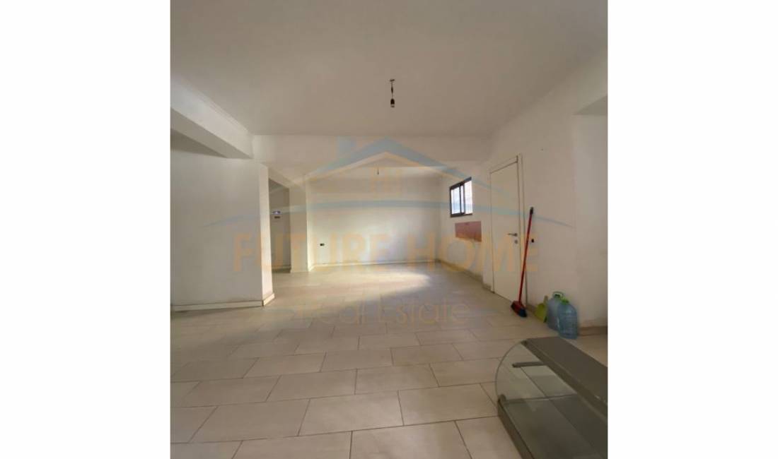 Qera, Ambjent Biznesi, Ish Rajoni, Durres