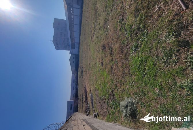 Shitet Toke ne Yrshek buz rruge Tirane-Durres