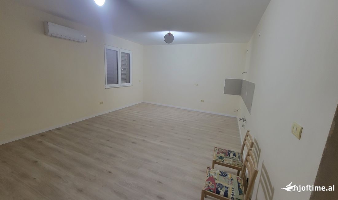 Jepet Apartament me qera 1+1 tek Stadiumi Dinamo per Zyra