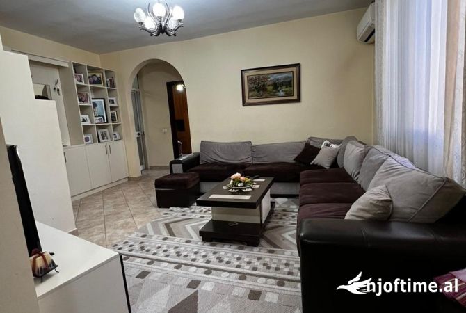 Shitet Aprtament 2+1 me Astir