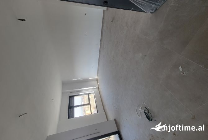 Shitet Super Apartament 2+1+2 ne 5 Maj