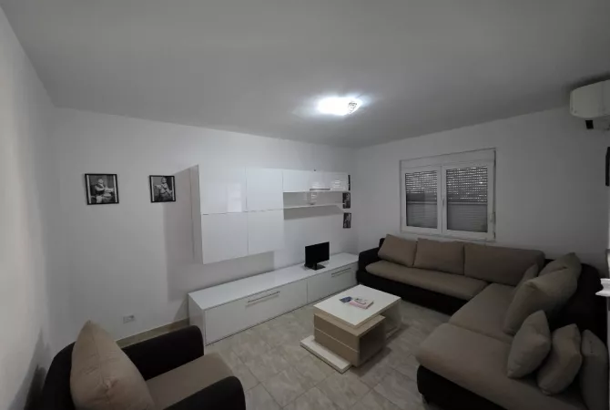 Shitet Apartament 1+1 Ne Porcelan