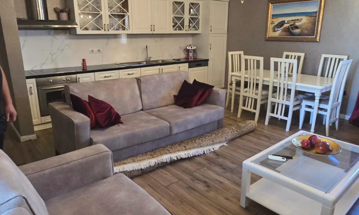 Shtepi ne shitje Apartament ne Tirane, 2+1, Mobilimi E mobiluar, Pagesa 375,000  Euro.