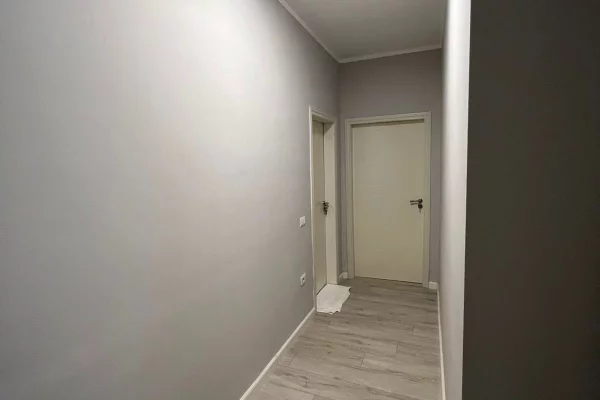 Shtepi ne shitje Apartament ne Tirane, 1+1, Mobilimi E mobiluar, Pagesa 133,000  Euro.