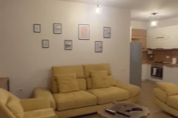 Shtepi ne shitje Apartament ne Tirane, 2+1, Mobilimi E mobiluar, Pagesa 280,000  Euro.