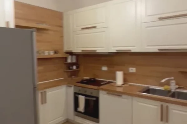 Shtepi ne shitje Apartament ne Tirane, 2+1, Mobilimi E mobiluar, Pagesa 280,000  Euro.