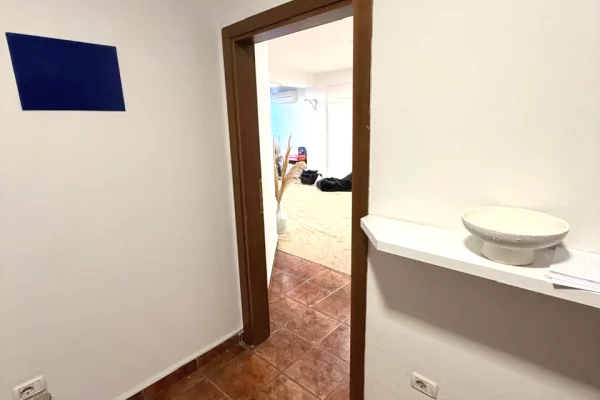 Apartment for rent in Tirana 2+1, Emty