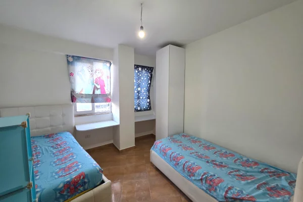 Shtepi ne shitje Apartament ne Tirane, 2+1, Mobilimi E mobiluar, Pagesa 130,000  Euro.