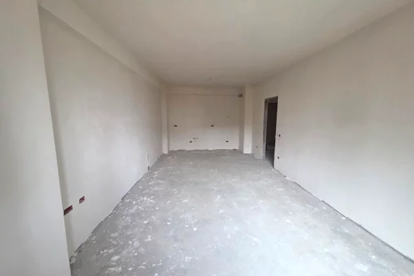 Shtepi ne shitje Apartament ne Tirane, 2+1, Mobilimi Bosh, pa mobiluar, Pagesa 151,000  Euro.