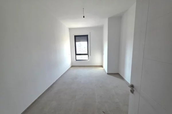 Apartment for rent in Tirana 2+1, Emty