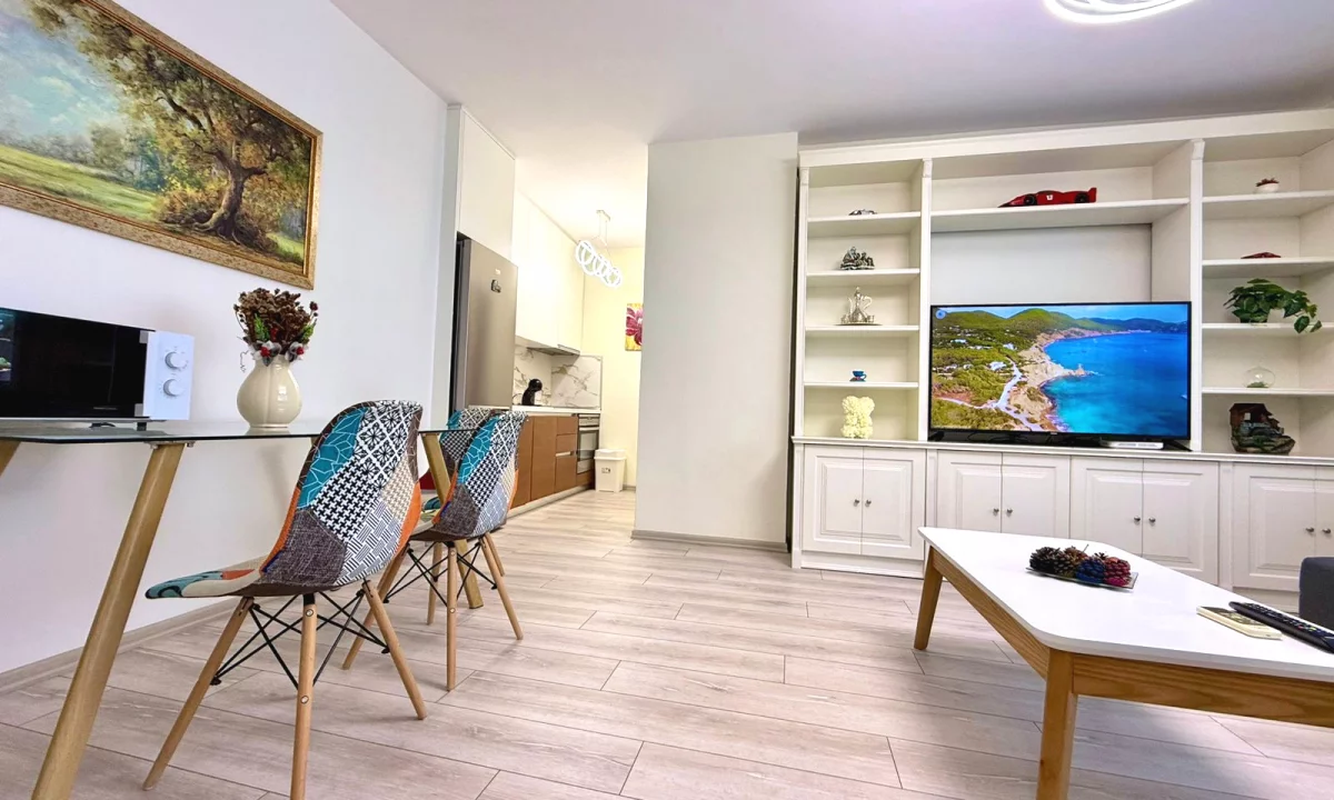 Appartamento in affitto a Tirana 1+1, Arredato