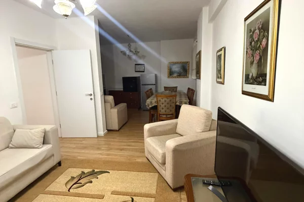 Appartamento in affitto a Tirana 2+1, Arredato