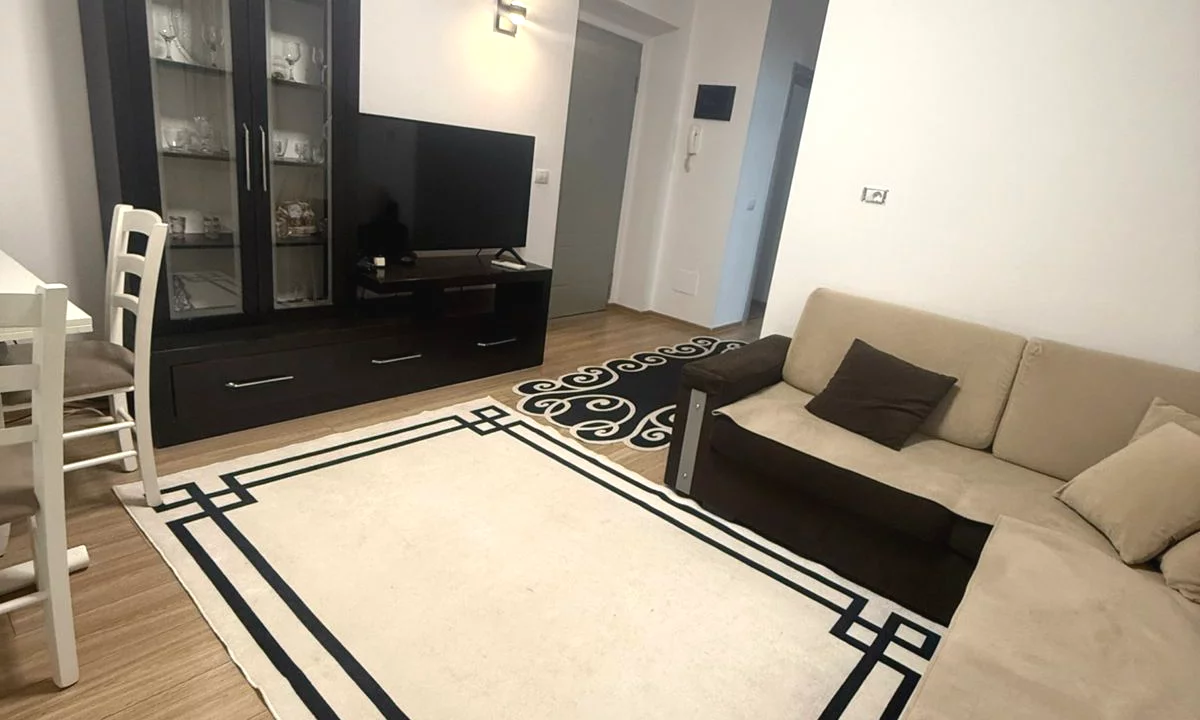 Appartamento in affitto a Tirana 2+1, Arredato