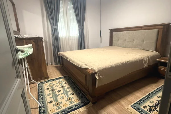 Appartamento in affitto a Tirana 2+1, Arredato