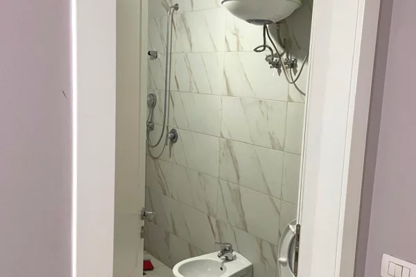 Apartment for rent in Tirana 3+1, Emty