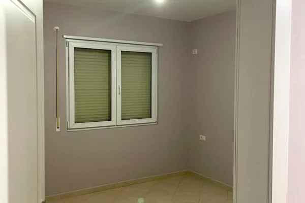 Apartment for rent in Tirana 3+1, Emty