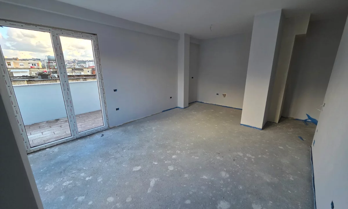 Shtepi ne shitje Apartament ne Tirane, 2+1, Mobilimi Bosh, pa mobiluar, Pagesa 176,000  Euro.