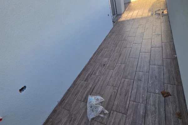 Shtepi ne shitje Apartament ne Tirane, 2+1, Mobilimi Bosh, pa mobiluar, Pagesa 176,000  Euro.