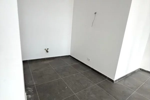 Apartment for rent in Tirana 2+1, Emty