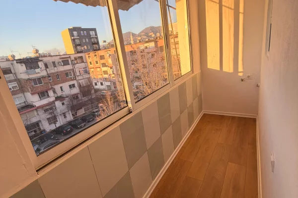 Shtepi ne shitje Apartament ne Tirane, 1+1, Mobilimi Bosh, pa mobiluar, Pagesa 95,000  Euro.