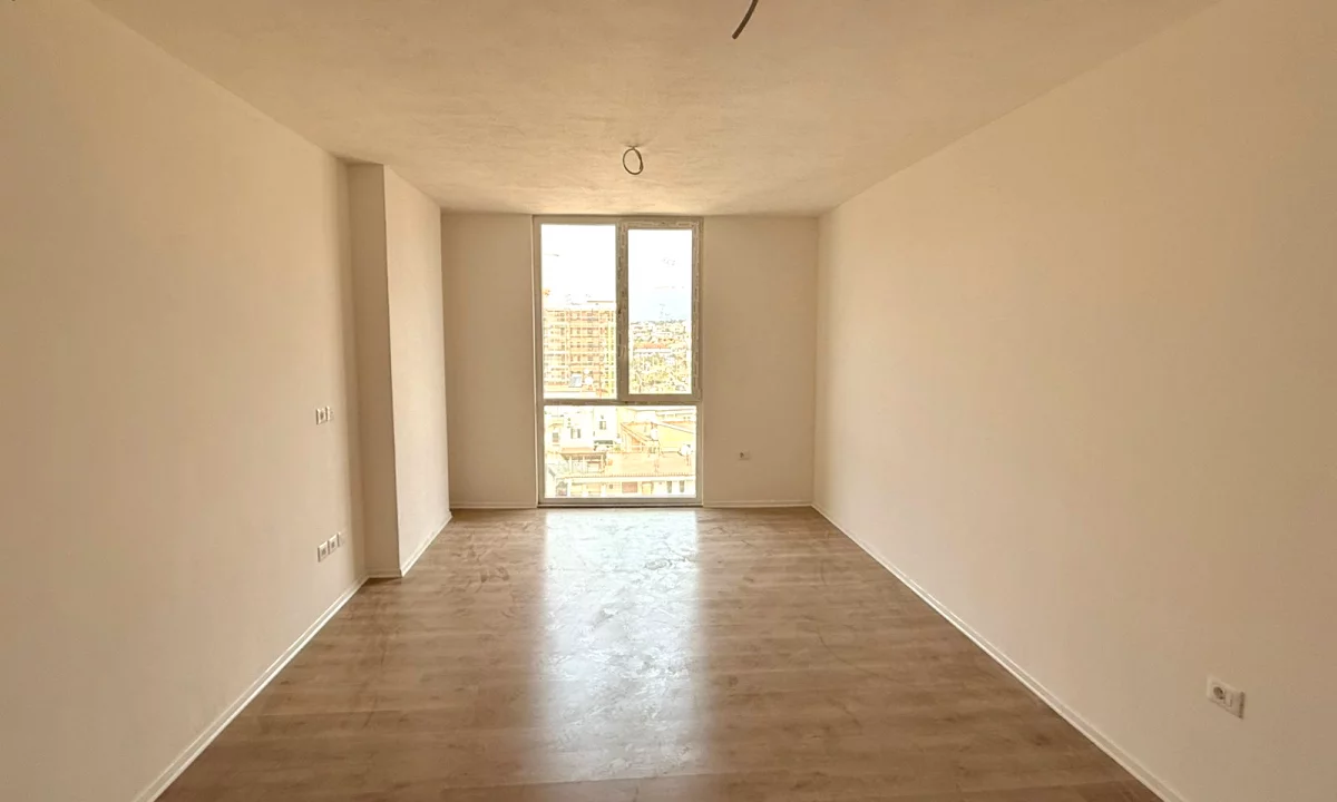 Shtepi ne shitje Apartament ne Tirane, 2+1, Mobilimi Bosh, pa mobiluar, Pagesa 121,000  Euro.