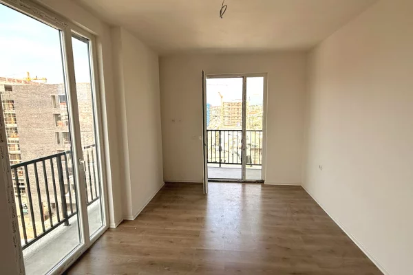 Shtepi ne shitje Apartament ne Tirane, 2+1, Mobilimi Bosh, pa mobiluar, Pagesa 121,000  Euro.