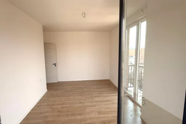 Shtepi ne shitje Apartament ne Tirane, 2+1, Mobilimi Bosh, pa mobiluar, Pagesa 121,000  Euro.