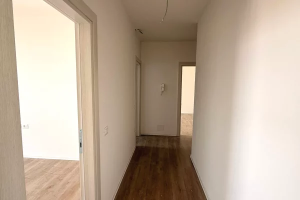 Shtepi ne shitje Apartament ne Tirane, 2+1, Mobilimi Bosh, pa mobiluar, Pagesa 121,000  Euro.