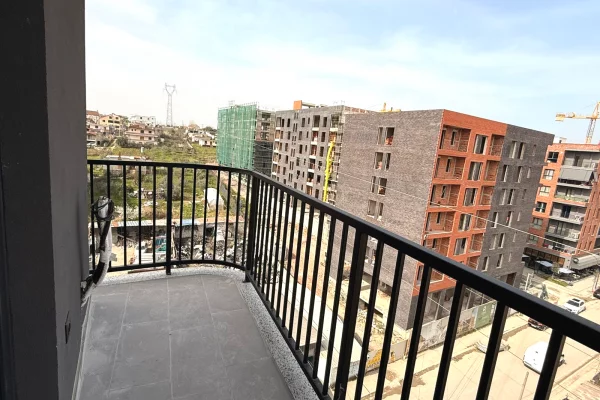 Shtepi ne shitje Apartament ne Tirane, 2+1, Mobilimi Bosh, pa mobiluar, Pagesa 121,000  Euro.