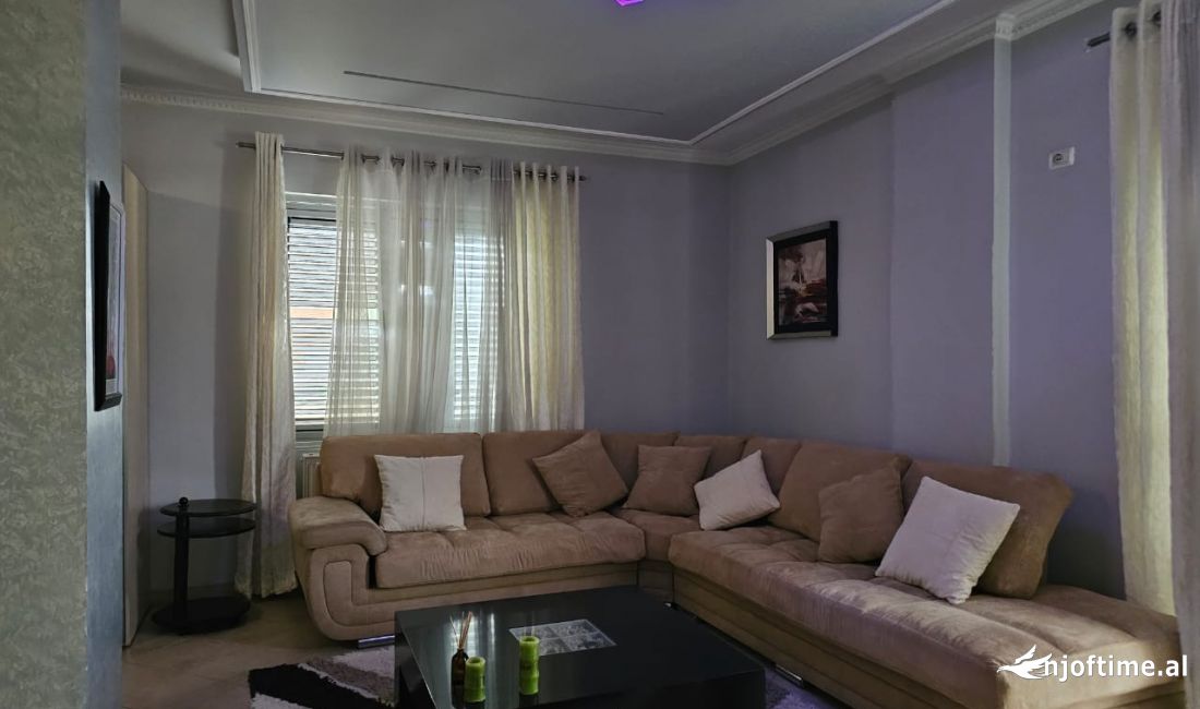 Shtepi me qera Apartament ne Tirane, 2+1, Mobilimi E mobiluar, Pagesa 700  Euro.