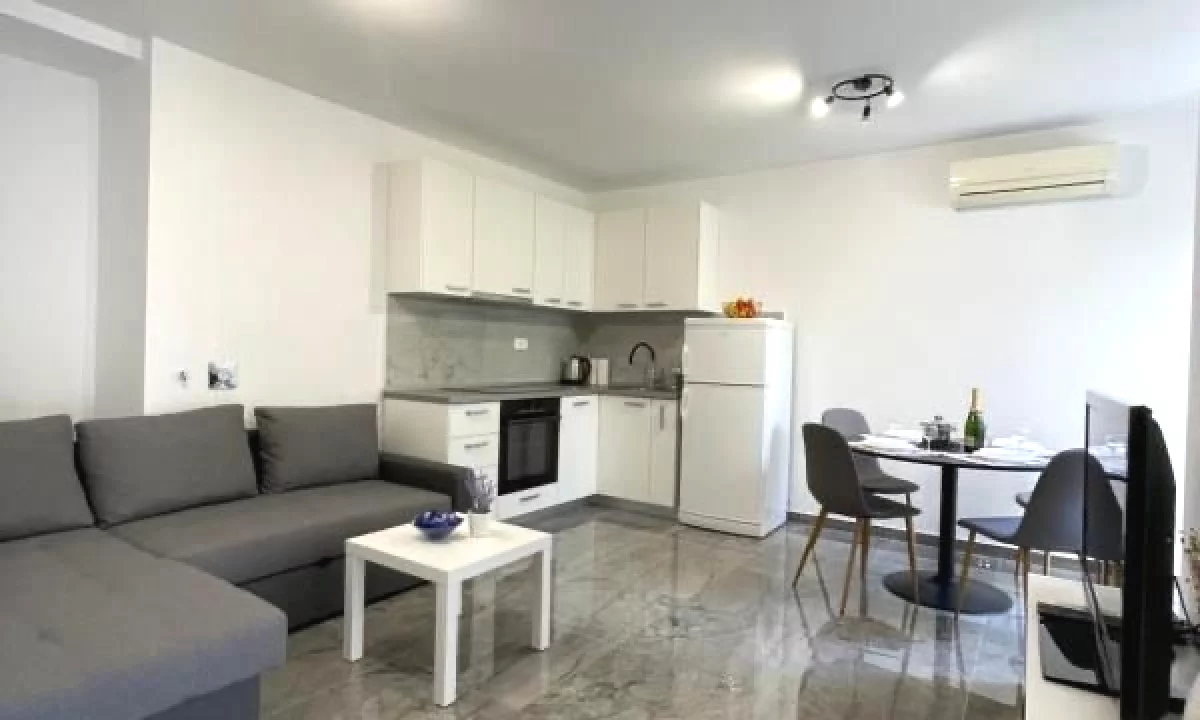 Shtepi me qera Apartament ne Tirane, 2+1, Mobilimi E mobiluar, Pagesa 550  Euro.