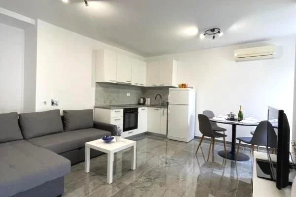 Shtepi me qera 2+1 ne Tirane - 550 Euro