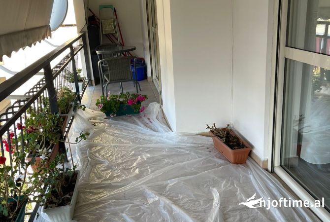 Shtepi me qera Apartament ne Tirane, 2+1, Mobilimi Pjeserisht e mobiluar, Pagesa 900  Euro.