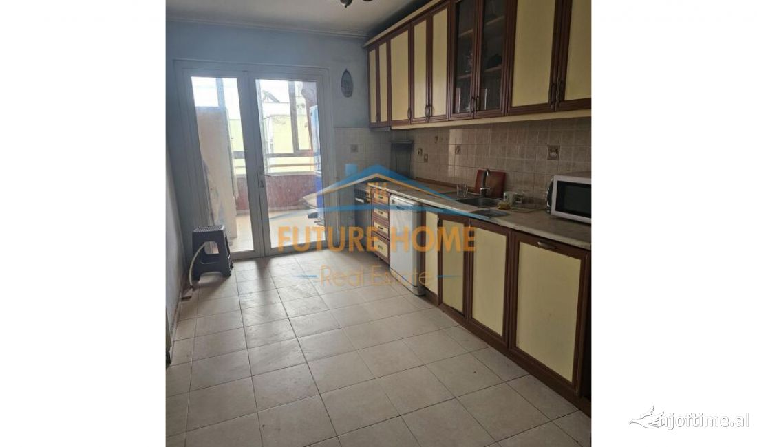 Shtepi ne shitje Apartament ne Tirane, 2+1, Mobilimi E mobiluar, Pagesa 134,000  Euro.