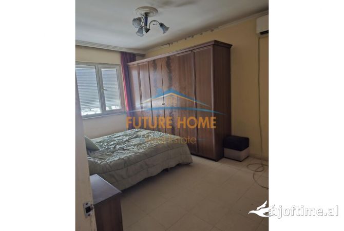 Shtepi ne shitje Apartament ne Tirane, 2+1, Mobilimi E mobiluar, Pagesa 134,000  Euro.