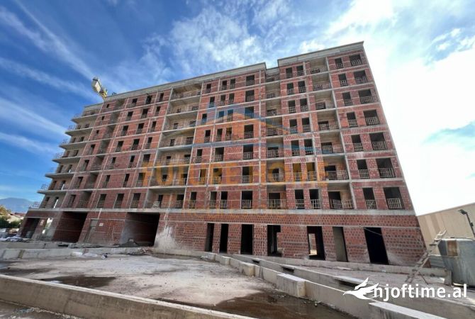 Shtepi ne shitje Apartament ne Tirane, 1+1, Mobilimi Bosh, pa mobiluar, Pagesa 75,000  Euro.