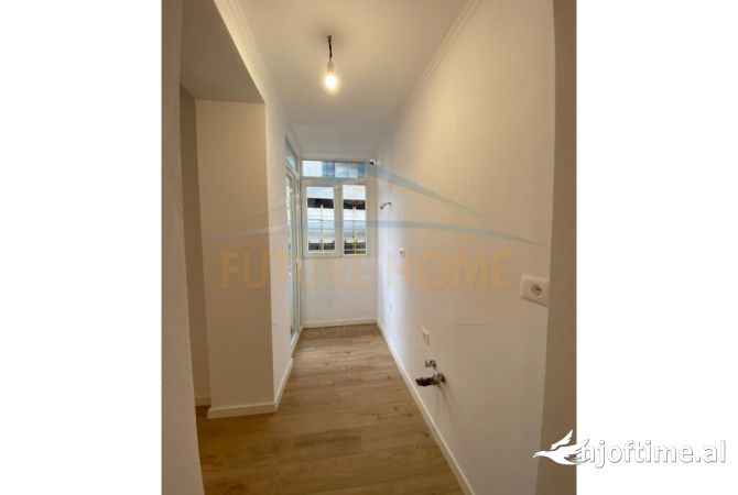 Shtepi ne shitje Apartament ne Tirane, 2+1, Mobilimi Bosh, pa mobiluar, Pagesa 185,000  Euro.