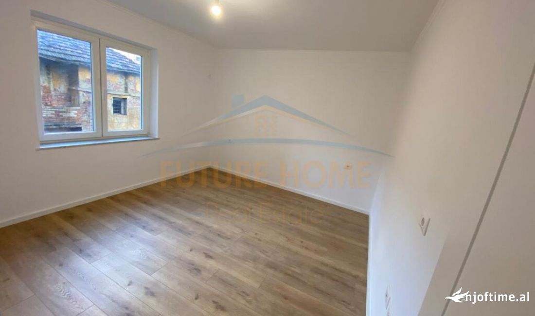 Shtepi ne shitje Apartament ne Tirane, 2+1, Mobilimi Bosh, pa mobiluar, Pagesa 185,000  Euro.