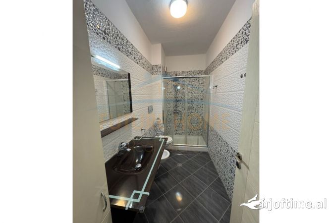 Shtepi me qera Apartament ne Tirane, 2+1, Mobilimi E mobiluar, Pagesa 500  Euro.